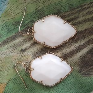 Sold!! Kendra scott earings